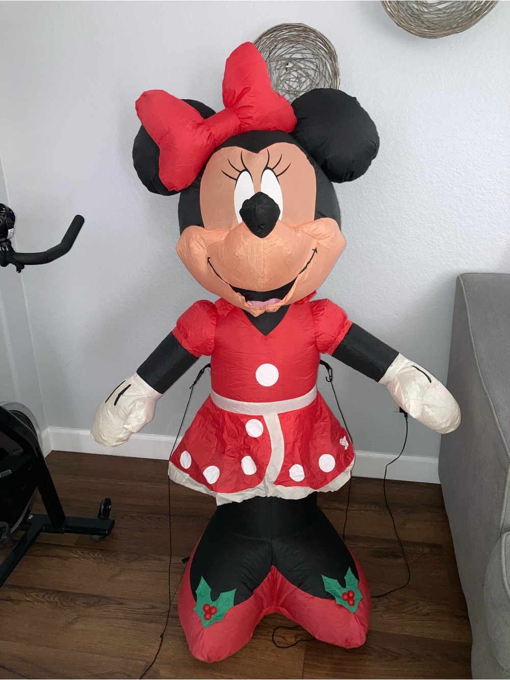 Minnie Mouse Red Holiday Inflatable blow up 5.5 ft tall